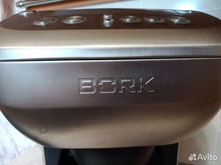 Кофеварка bork C600 ;