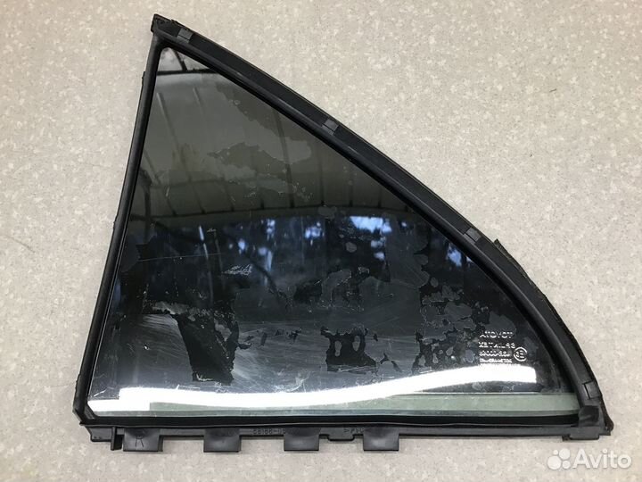 Стекло двери задней правой Toyota Avensis II 2003