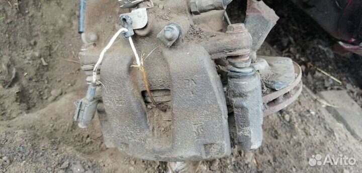 Передние тормозные суппорта Фиат Гранд Пунто