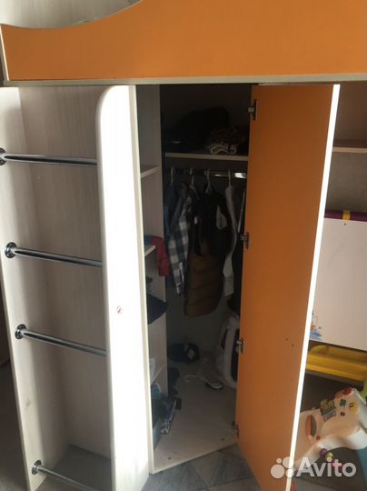 Кровать чердак, шкаф детский