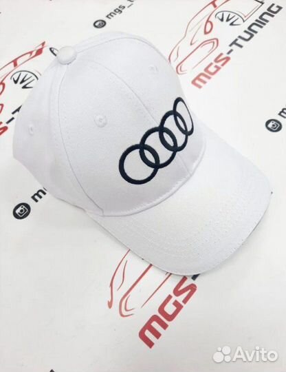 Бейсболка Audi белая