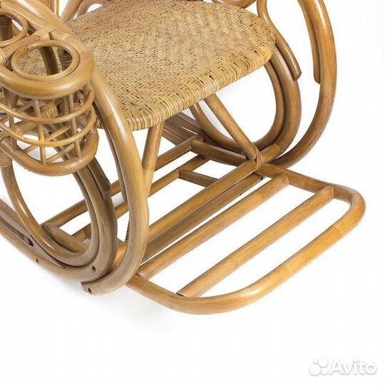 Кресло качалка из ротанга бу