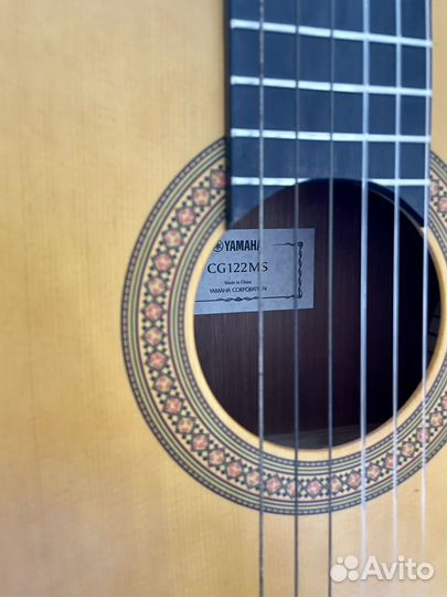 Классическая гитара Yamaha CG122MC