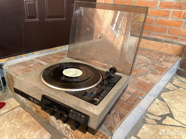 Проигрыватель винила СССР