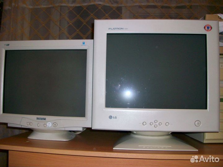 ЭЛТ мониторы Philips и LG 17