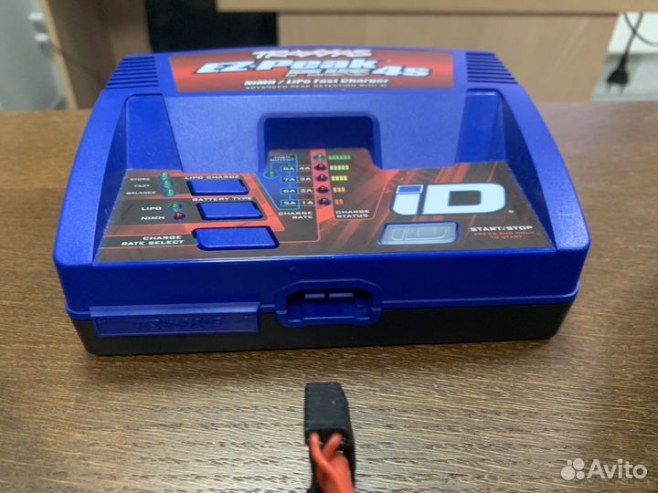 Зарядка для Lipo аккумуляторов и два акка