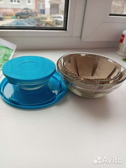 Стеклянный контейнер с крышкой