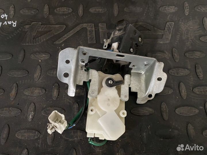 Замок багажника Прадо 150