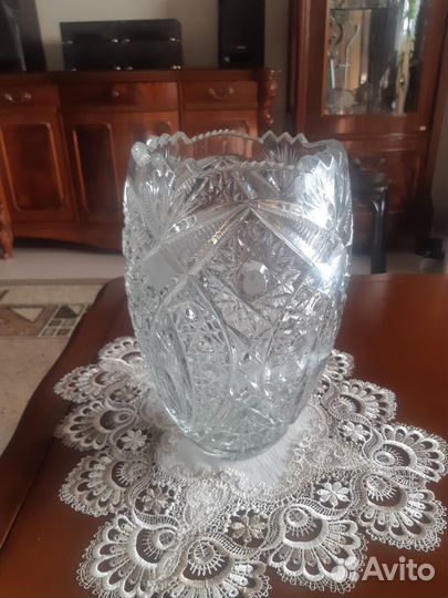 Большая хрустальная ваза