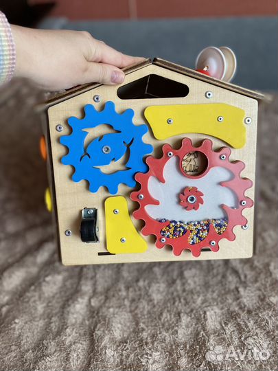 Бизиборд домик