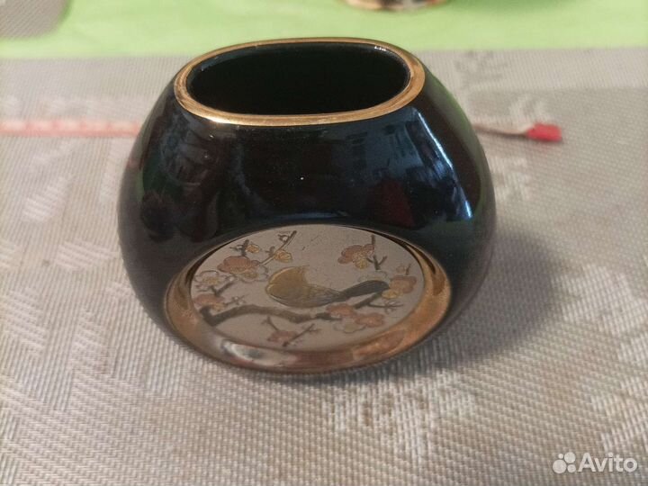 Вазочка инкрустированная золотом. Япония