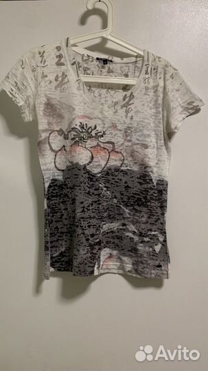 Стильная фирменная футболка