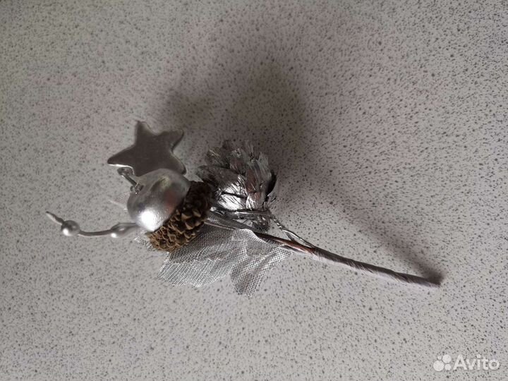 Букетики с сосновыми шишками