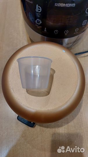 Продам мультиварку redmond