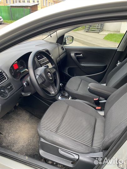 Volkswagen Polo 1.6 AT, 2011, 154 176 км