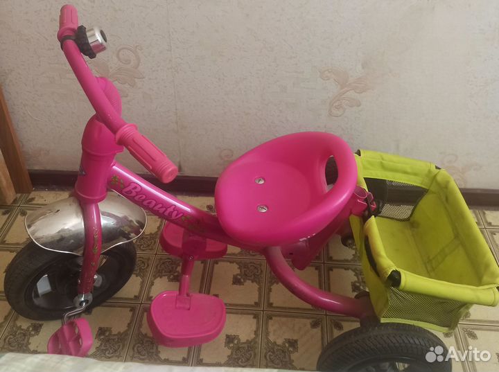 Велосипед детский для девочек трёх колёсный