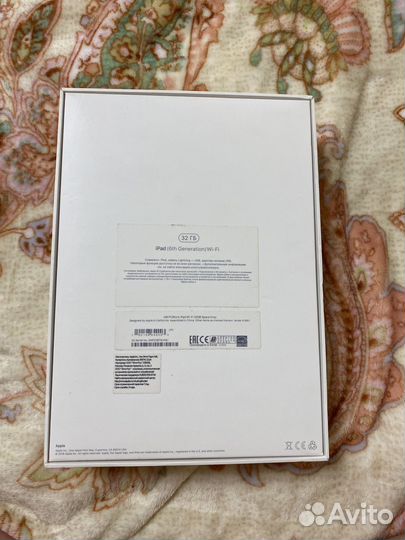 Коробка от iPad 6 32 GB