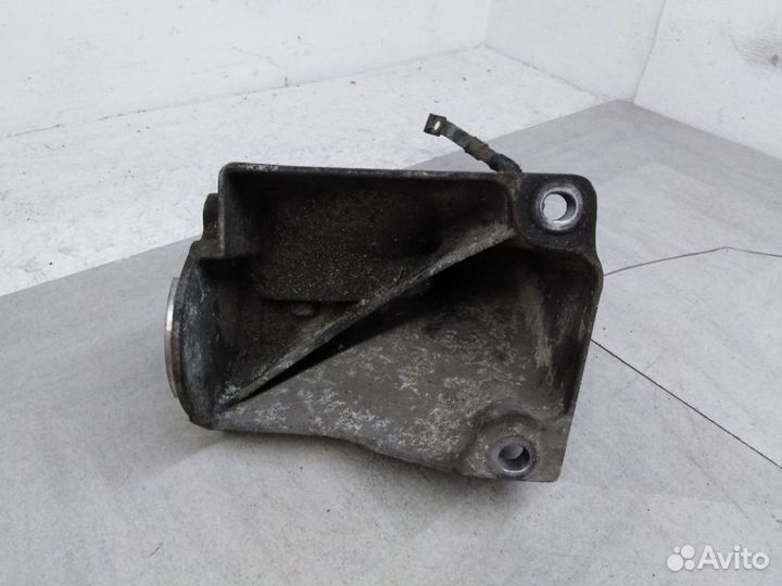 Кронштейн двигателя бмв