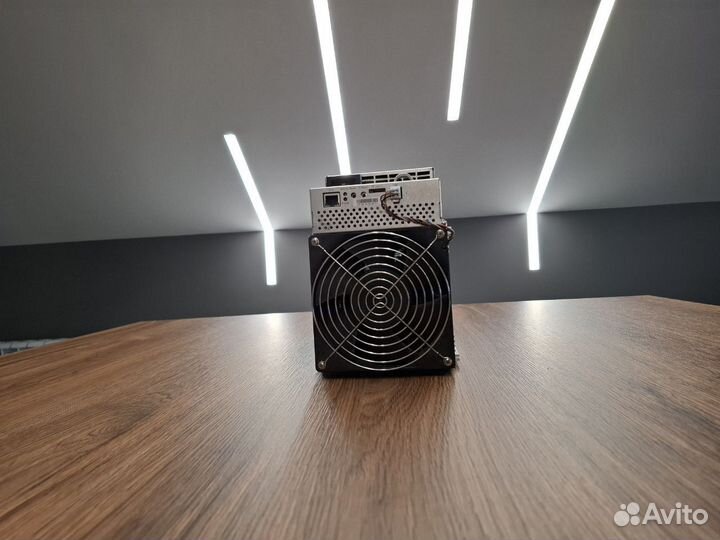 Asic майнер Whatsminer M30S++ 106Th Б/у