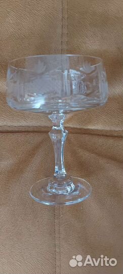 Хрустальная конфетница на ножке