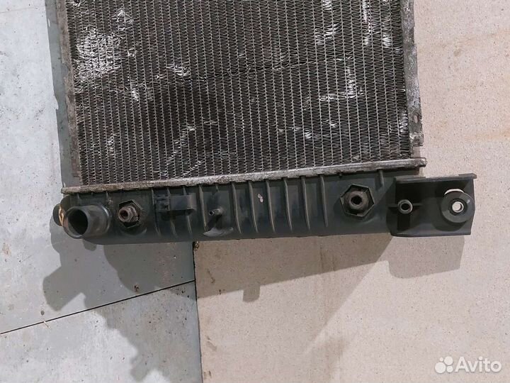 Шевроле тахо 2003 радиатор охлаждения
