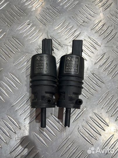 Моторчик омывателя Bmw X1 E 84 2011