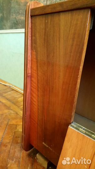 Горизонтальный шкаф для постельного белья