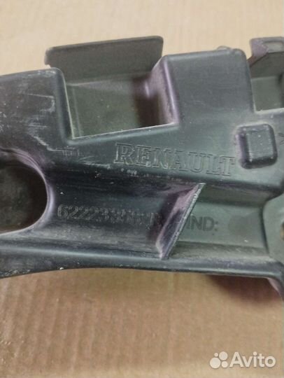 Кронштейн переднего бампера Logan 622233582R