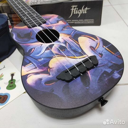 Укулеле flight сопрано новая с чехлом, самоучителе