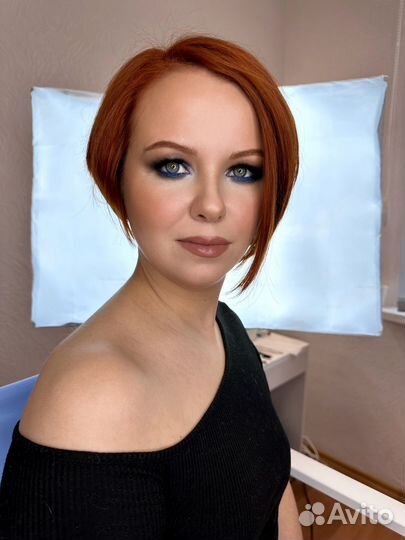 Модель на макияж/брови