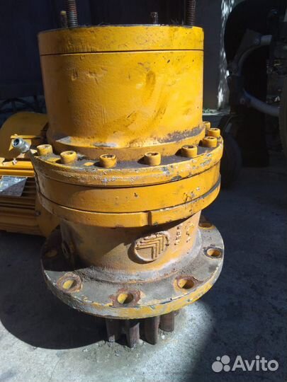 Редуктор поворотный башенного крана Potain