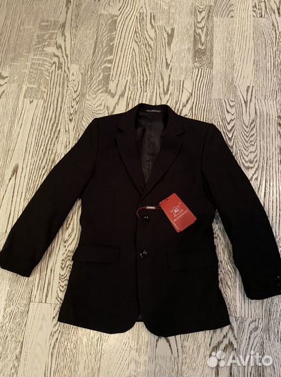Пиджак плюс жилет для школьника новый