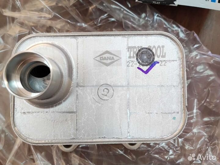 06J117021J Радиатор масляный VAG