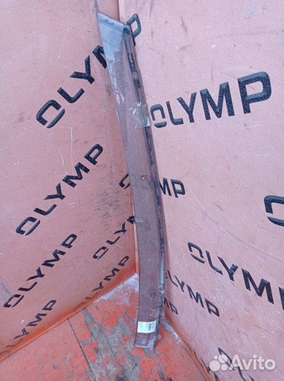 Ветровик передний левый Toyota Prius ZVW30 2ZR-FXE