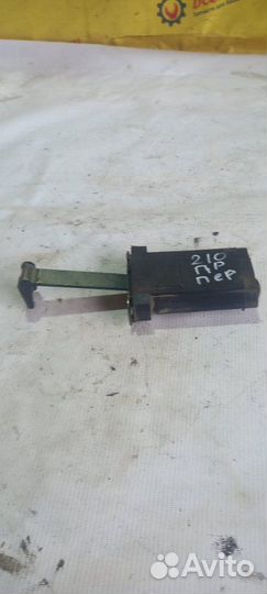 Ограничитель двери передний правый Мерседес-Бенс