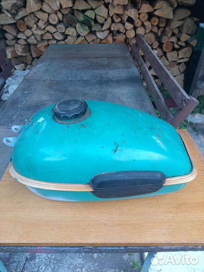 Бензобак для мотоцикла