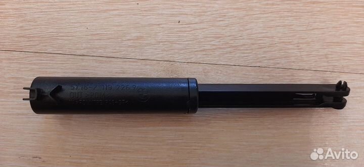 Амортизатор бардачка BMW 5-Series E60