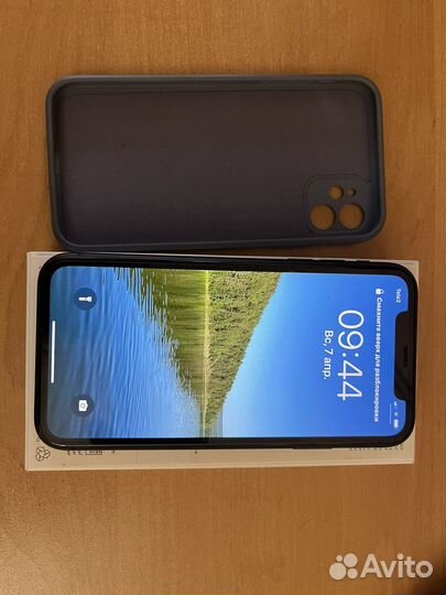 iPhone 11, 64 ГБ