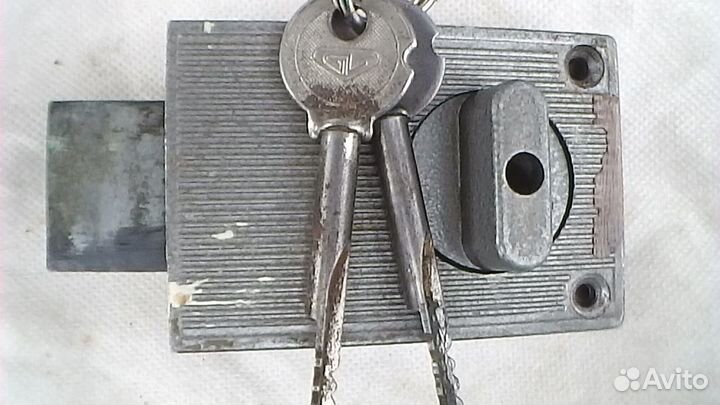 Замок. накладной