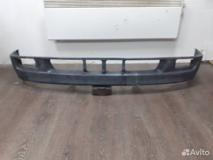 Бампер передний Toyota Avensis