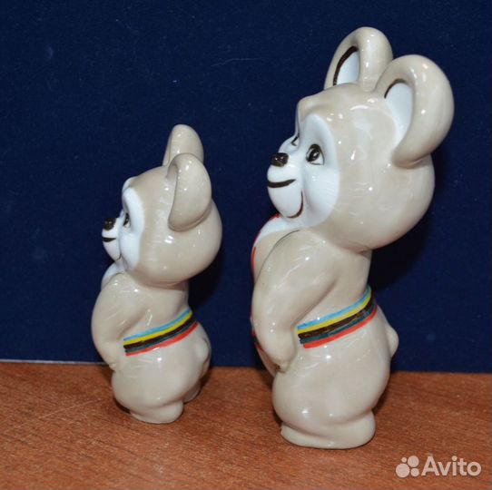 Фарфоровые статуэтки - олимпийские мишки (высота 1