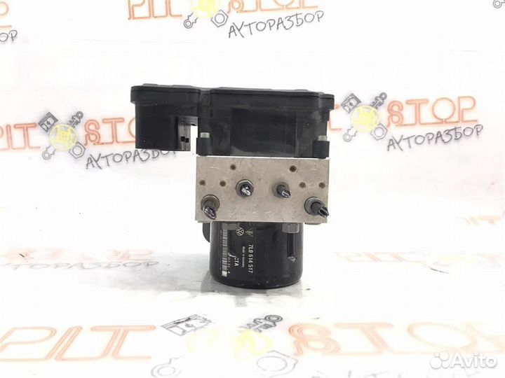 Блок ABS под капотом Porsche Cayenne 9PA (957) 20