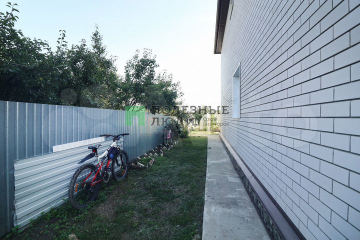 Дом 193,7 м² на участке 10,7 сот.