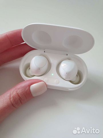 Беспроводные наушники samsung galaxy buds +