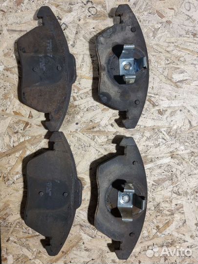 Тормозные колодки передние vag