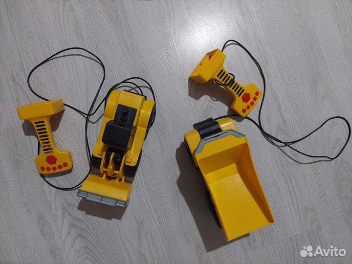 Игрушки белаз и погрузчик