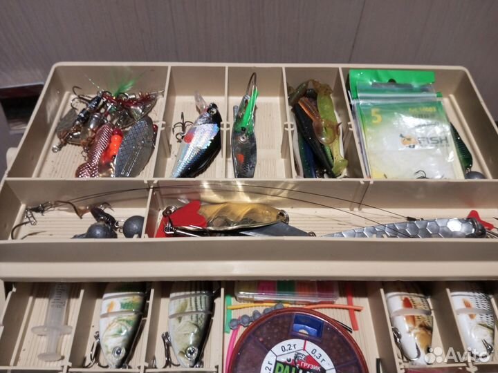 Ящик со снастями для рыбалки
