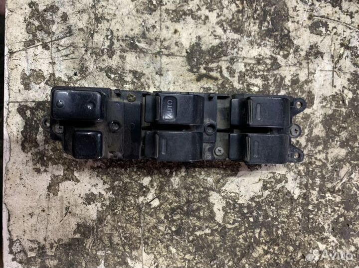 Блок стеклоподьемников Toyota Corolla AE100