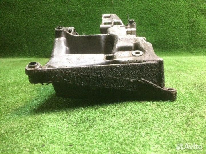 Кронштейн гур передний Mercedes Clk Coupe C208