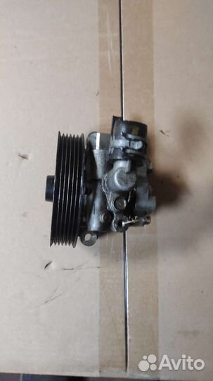 Насос гидроусилителя руля Mazda L206-32-650B